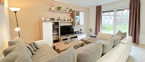 Fernseher, Tischtennisplatte