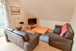 TV, ping pong, stereo - Relax on 75 square meters in the Hansehuus, for 5 people, on the sunny island of Usedom. - (Zempin)