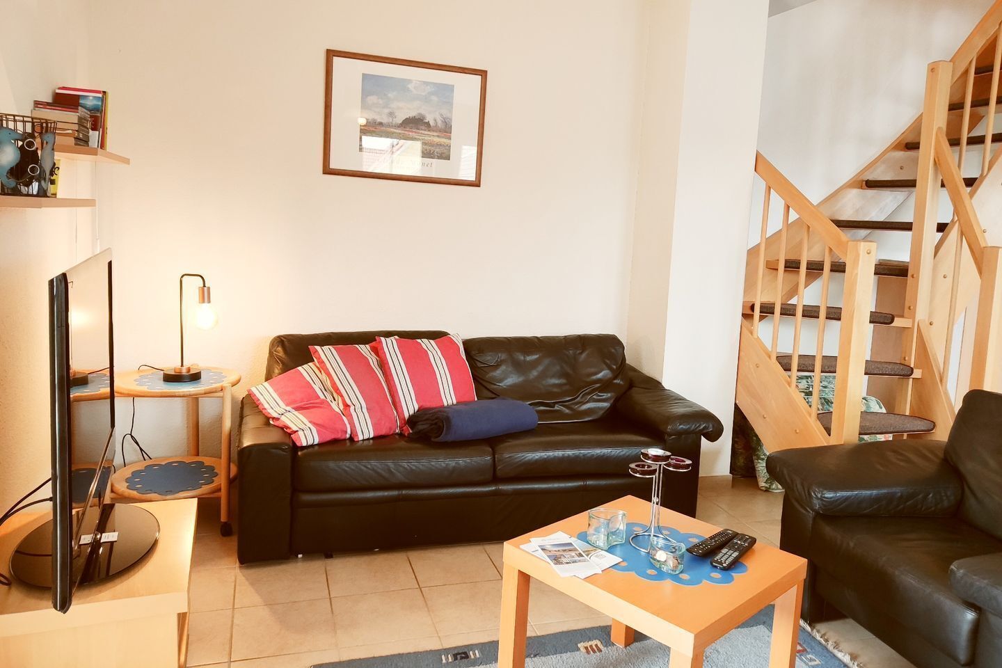 Fernseher, Tischtennisplatte, Stereoanlage