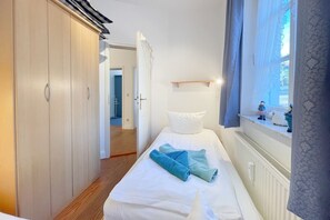 Unclassified image, 3 of 24, button - Hochwertig, Moderne und Gemütliche Ferienwohnung mit 65qm für Vier Personen. - Blau-weiss (Loddin)