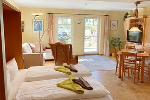 TV, mesa de pingue-pongue