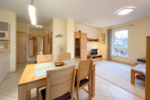 Unclassified image, 2 of 27, button