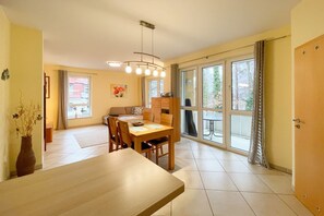 Unclassified image, 4 of 27, button