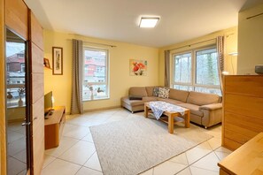 Unclassified image, 3 of 27, button