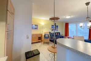 TV, ping pong - "Pure relaxation: your dream vacation apartment on the Baltic Sea awaits you!" - (Loddin)