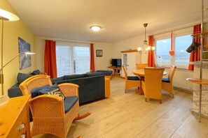 Unclassified image, 4 of 30, button