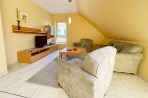 TV, fireplace, ping pong, stereo - Gemütlich & Liebevoll Eingerichtete, 57qm Große, Ferienwohnung für 4 Personen. - Haus Isabel (Loddin)