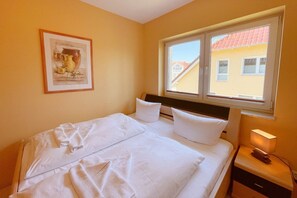 2 bedrooms, bed sheets - Gemütlich & Liebevoll Eingerichtete, 57qm Große, Ferienwohnung für 4 Personen. - Haus Isabel (Loddin)