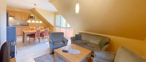 TV, fireplace, ping pong