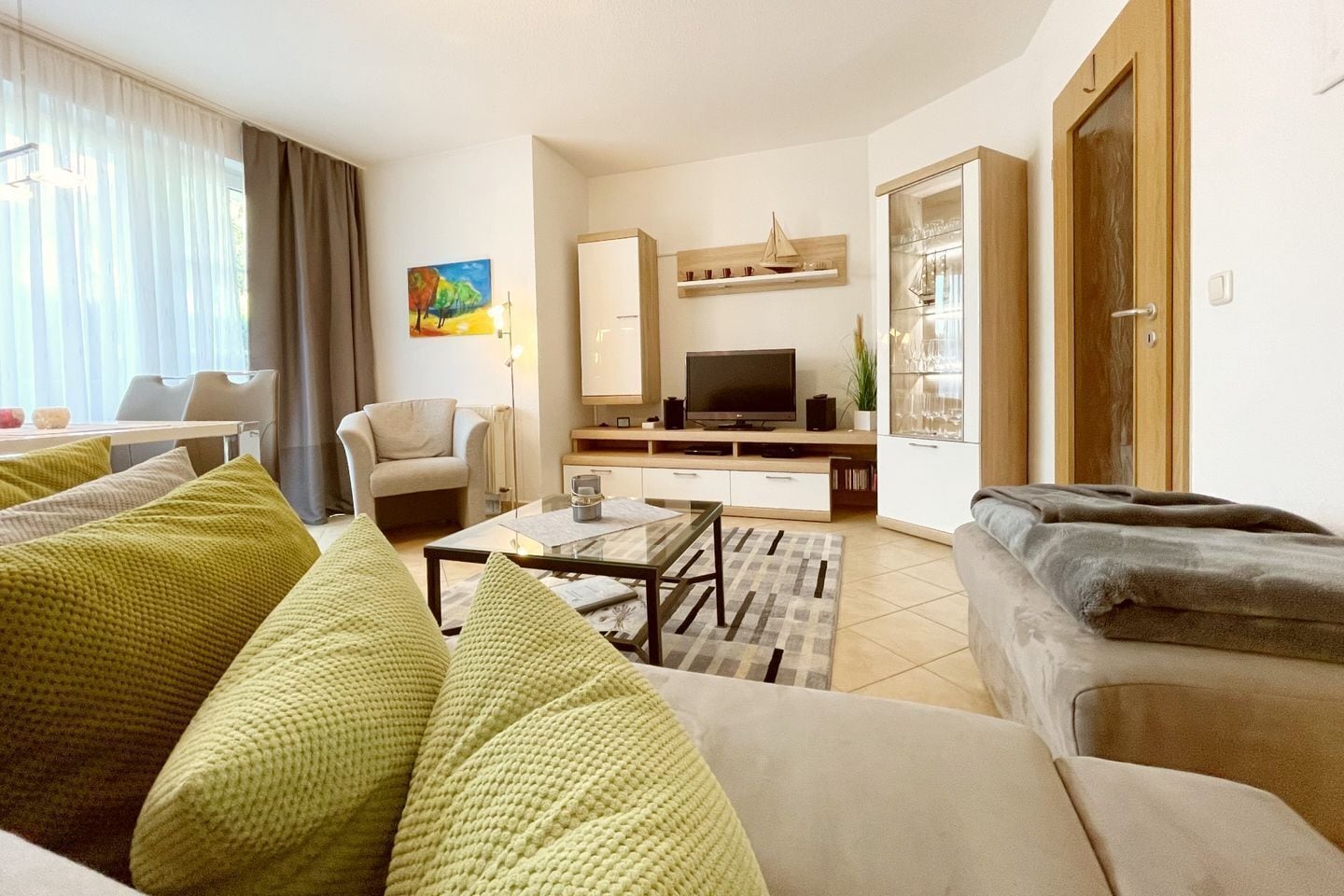 TV, bordtennis og stereoanlegg