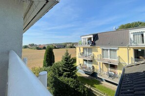 Unclassified image, 3 of 20, button