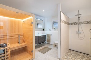 Douche, serviettes fournies