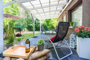 Terrace/patio - Hochwertig, Liebevoll Eingerichtetes, 85qm Großes, Ferienhaus für 4 Personen. - Gerhart-hauptmann (Loddin)