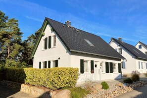 Unclassified image, 5 of 27, button - "Vacation for the senses: Relaxing vacation apartment in the coastal forest" - Am Küstenwald (Koserow)