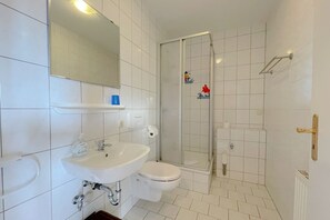 Douche, serviettes fournies