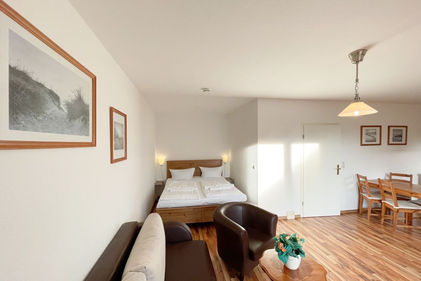 2 bedrooms, bed sheets