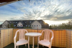 Unclassified image, 4 of 22, button