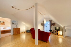 Televisión, reproductor de DVD, tenis de mesa y estéreo 