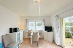 Interior - 50qm Großer, Charmanter Ferienbungalow für bis zu 4 Personen Geeignet. - Haus Antje (Loddin)