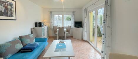 Fernseher, Tischtennisplatte