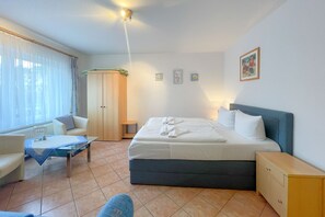 Unclassified image, 2 of 23, button