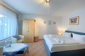 Unclassified image, 4 of 23, button