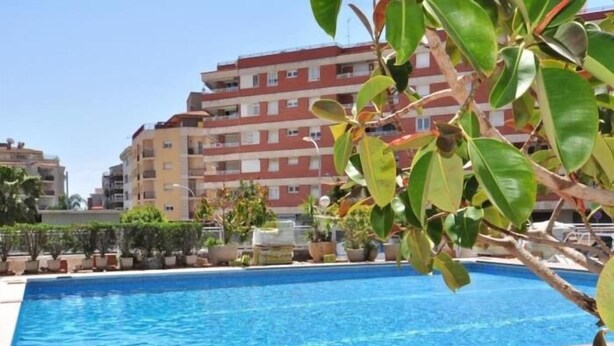 Pool - InmoBooking Olimar, central, air-conditioned and with pool (Vinyols i els arcs)