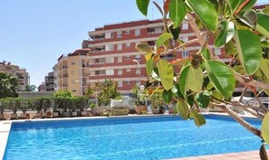 Pool - InmoBooking Olimar, central, air-conditioned and with pool (Vinyols i els arcs)