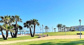 Sport court - InmoBoking Nova Pineda, heated, pool and 230m from the beach. (La Pineda)