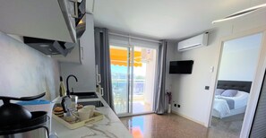 2 bedrooms, iron/ironing board, bed sheets