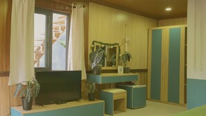 Bungalow, 1 très grand lit (Tranquil Green) | Bureau, espace de travail pour ordinateur portable, Wi-Fi gratuit
