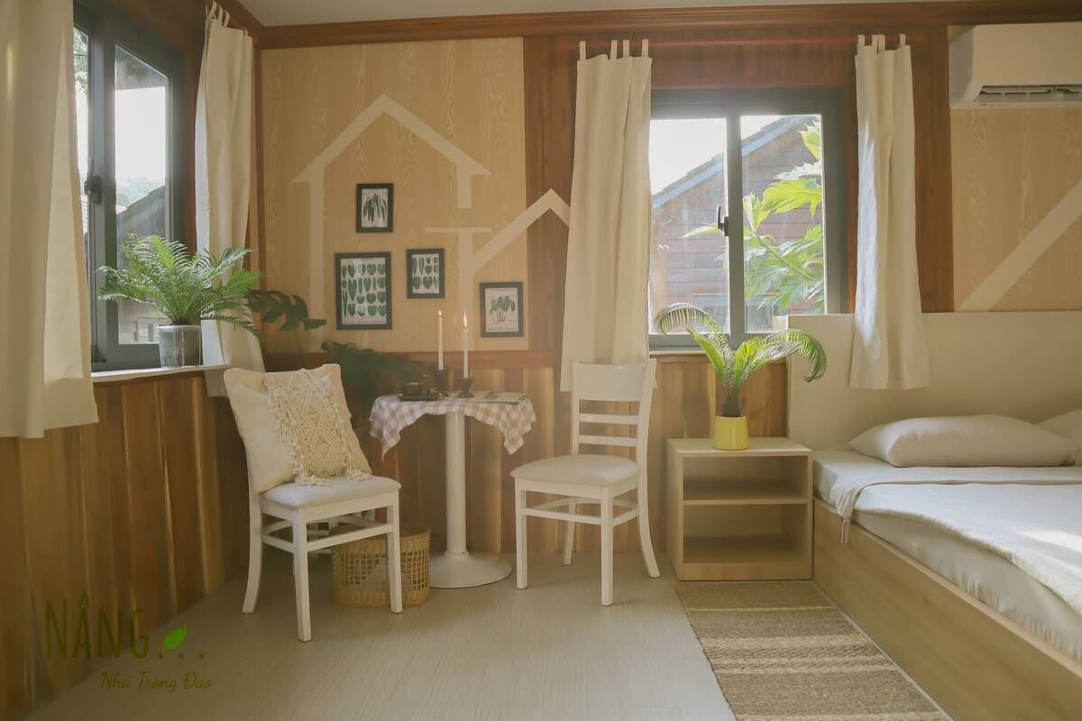 Sand Dune Room | Desk, laptop workspace, free WiFi, individually furnished