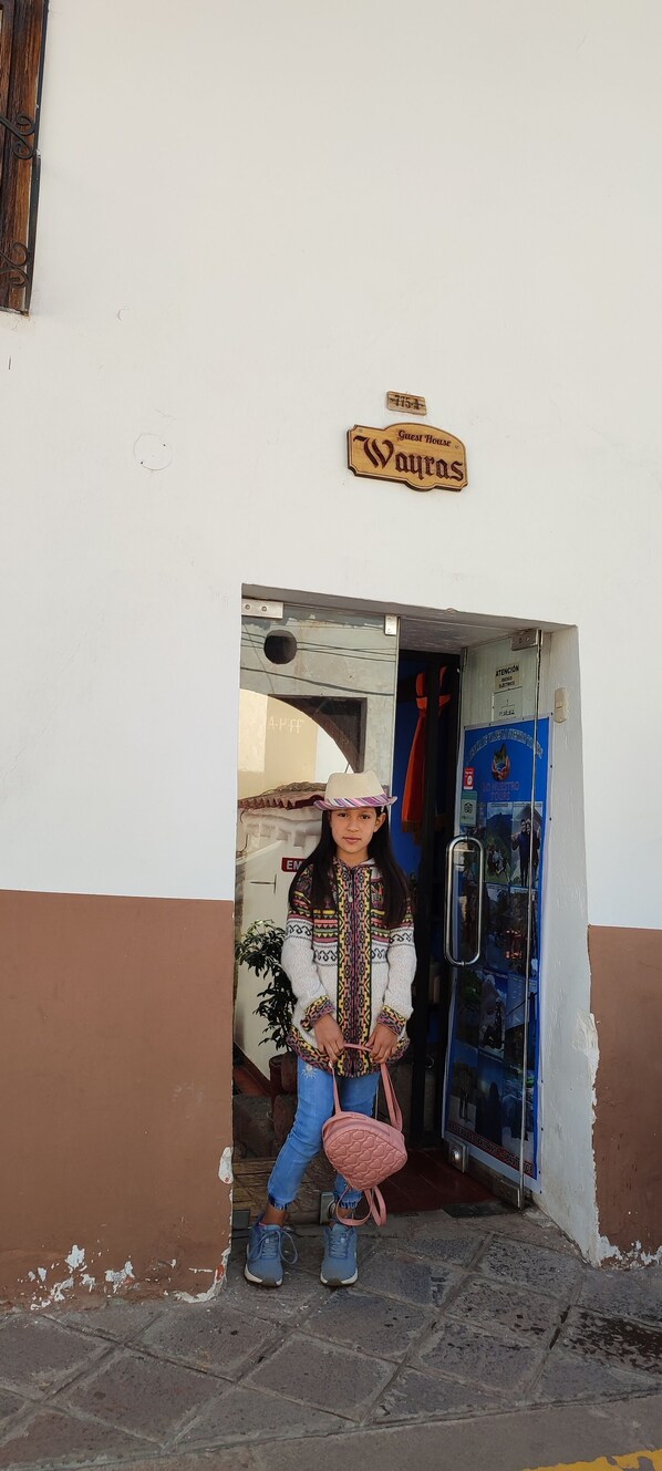 Front of property - GUETS HOUSE WAYRAS (Cusco)