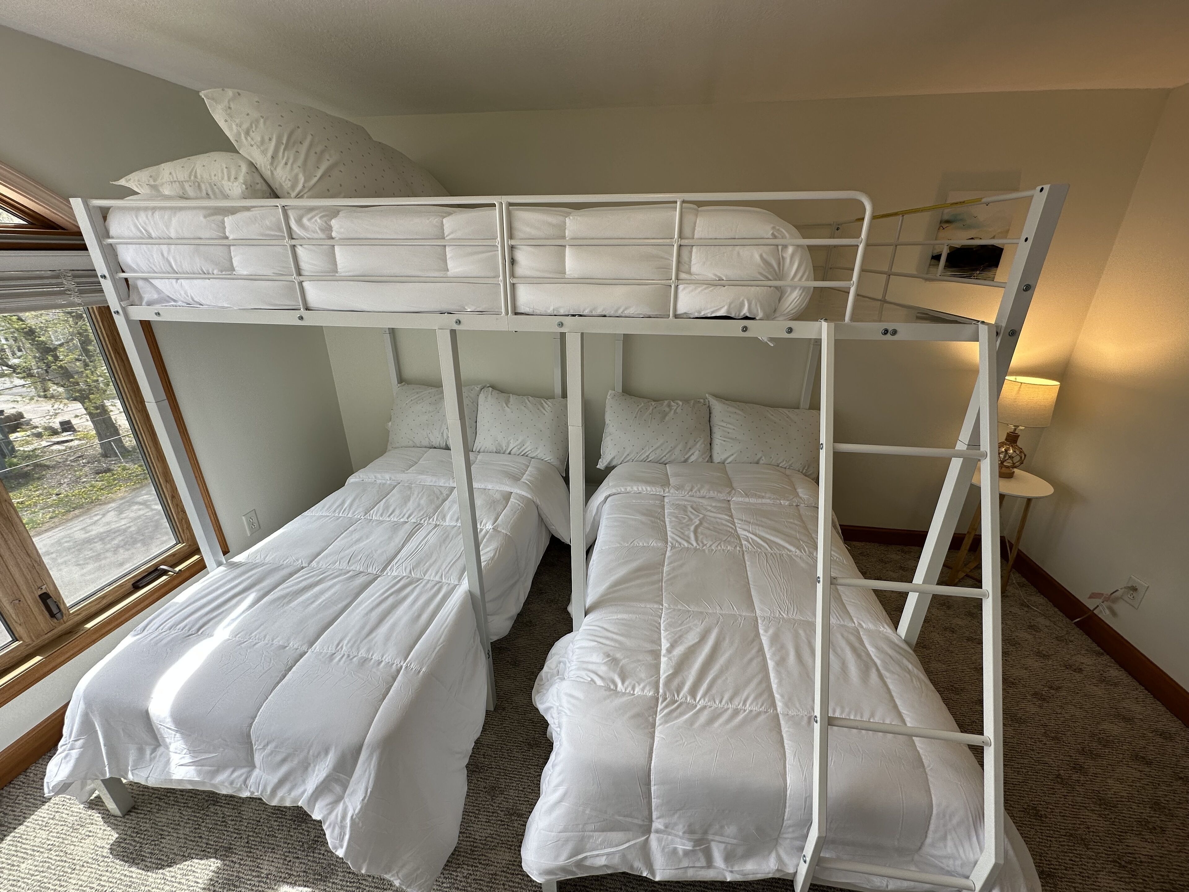 Barbee Lake Big House!  Sleeps 14+ Game Garage!  Pier and Dock to Barbee!