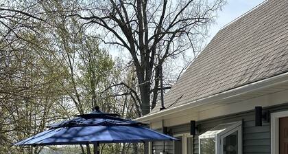 Barbee Lake Big House! Sleeps 14+ Game Garage! Pier and Dock to Barbee!