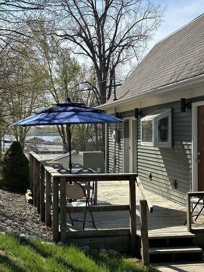 Barbee Lake Big House!  Sleeps 14+ Game Garage!  Pier and Dock to Barbee!