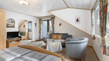 1 dormitorio, tabla de planchar con plancha, wifi gratis y ropa de cama