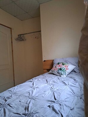 3 habitaciones, cubrecamas y ropa de cama 