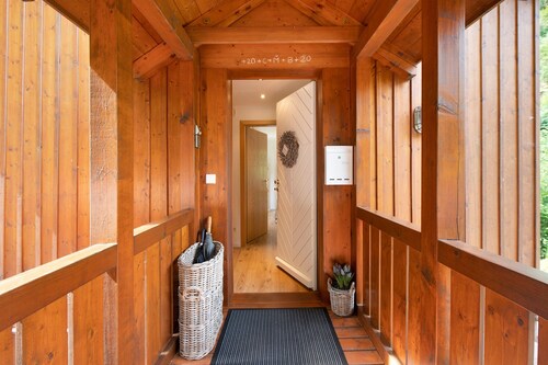 Ferienhaus Gutenburghüsli Mit Garten einmalig und alleinstehend am Fluss und privater Terrasse