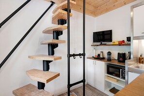 Interior - Tiny House 'Gutenburgturm 18qm auf 3 Etagen' with Private Terrace and Wi-Fi (Waldshut-Tiengen)