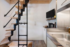 Interior - Tiny House 'Gutenburgturm 18qm auf 3 Etagen' with Private Terrace and Wi-Fi (Waldshut-Tiengen)