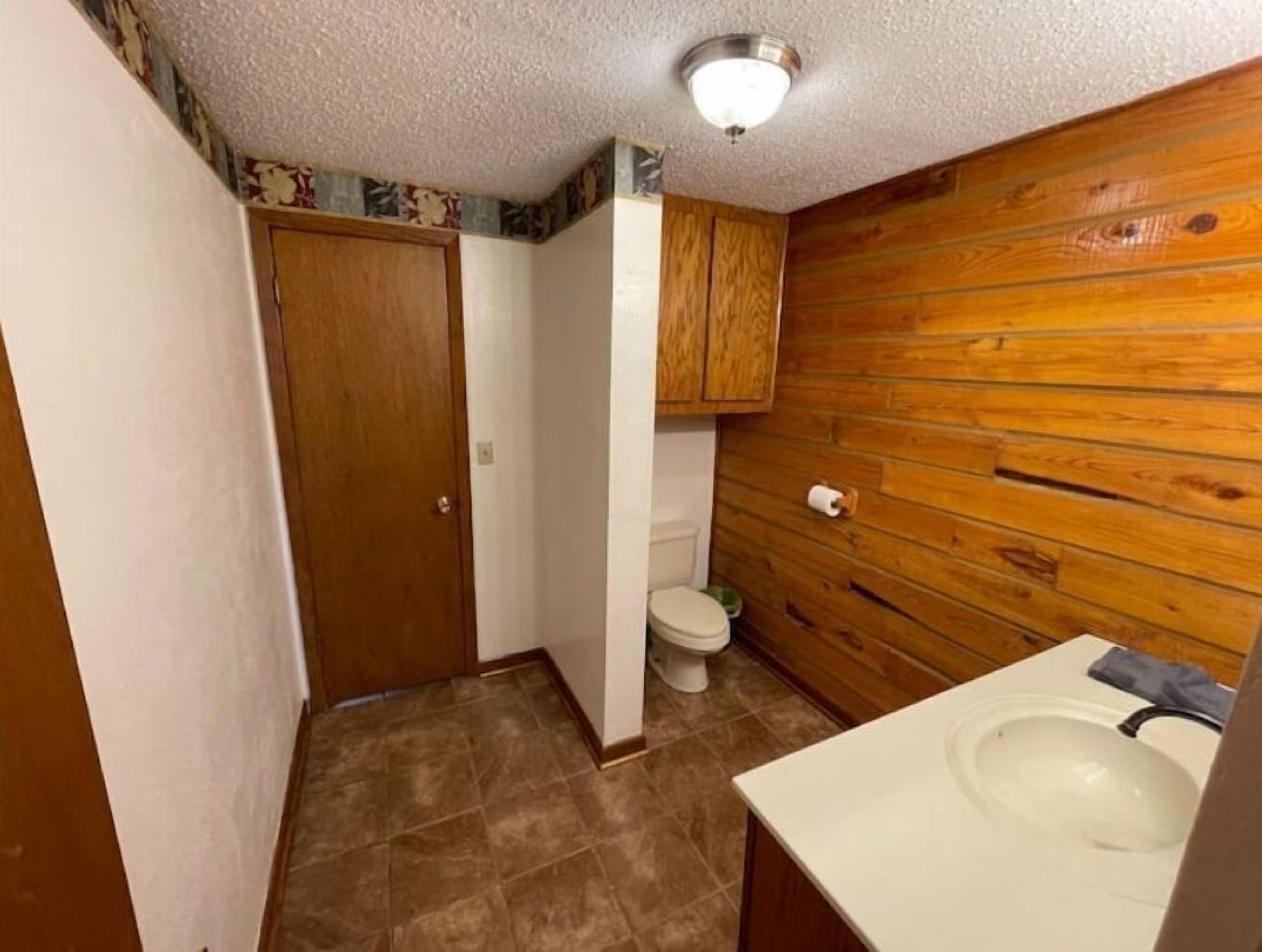 提供毛巾、番梘、洗頭水、廁紙