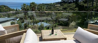 Palm Beach SEA Views AND A Touch OF Luxury Awaits