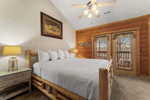 2 bedrooms, iron/ironing board, free WiFi, bed sheets - 2BR Cabin Near Branson Strip & Tanger Outlets, Sleeps 6 (Branson)