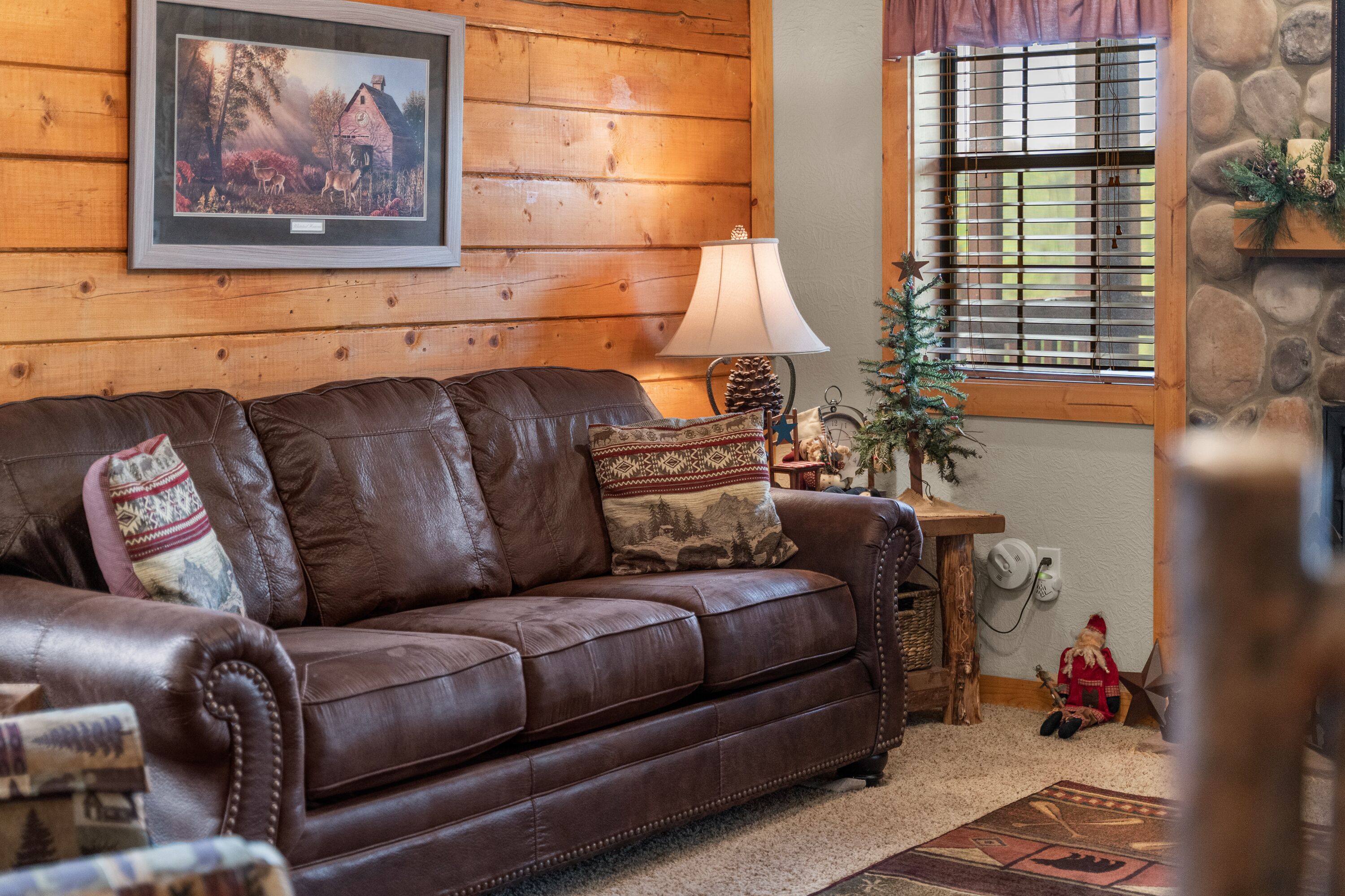 Charming Cabin in the Heart of Branson, next to Tanger Outlets