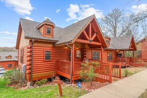 Exterior - 2BR Cabin Near Branson Strip & Tanger Outlets, Sleeps 6 (Branson)