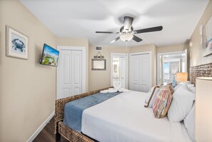 1 bedroom, WiFi, bed sheets, wheelchair access - Sandcastle Condominiums Unit 520 (Port Aransas)