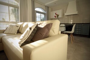 Living area - Hibiscus Apartment with Shared Pool (Chiclana de la Frontera)