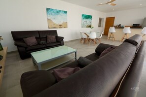 Living area - Buganvilla Apartment with Shared Pool (Chiclana de la Frontera)
