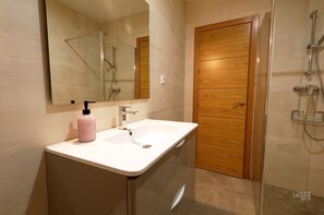 Towels - Buganvilla Apartment with Shared Pool (Chiclana de la Frontera)